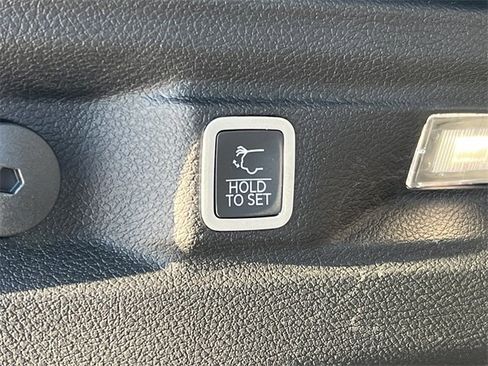 New 2025 Jeep Grand Cherokee L Limited image 38