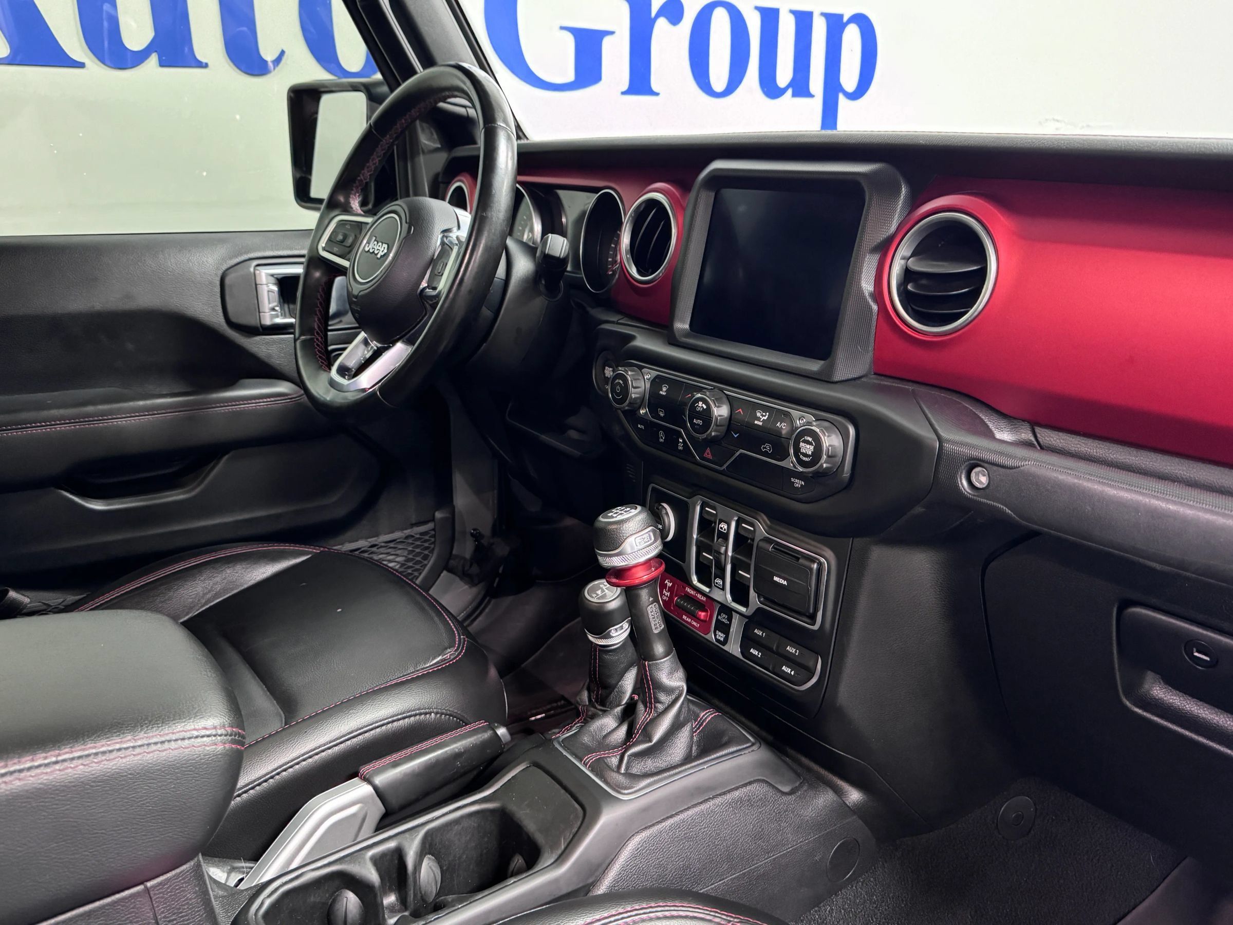 Used 2020 Jeep Gladiator Rubicon w/ Uconnect 4C Nav & Sound Group AWD/4WD image 12
