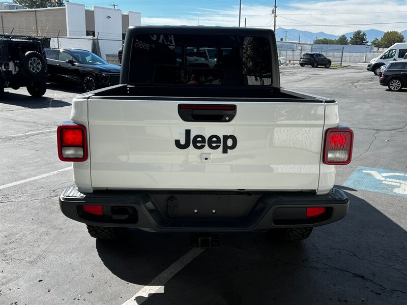 Used 2023 Jeep Gladiator Sport AWD/4WD image 6