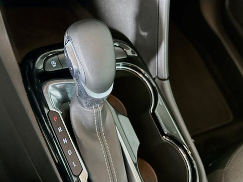 Used 2025 Buick Encore GX Preferred image 24