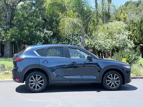 Used 2018 MAZDA CX-5 Touring w/ Preferred Equipment Package FWD image 5