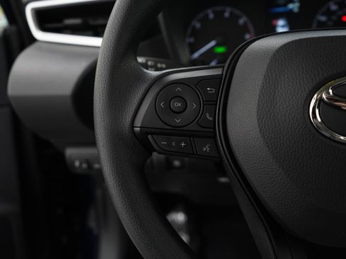 Used 2025 Toyota Corolla LE image 22