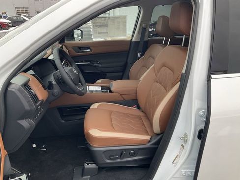 New 2026 Nissan Pathfinder Platinum w/ Cargo Package image 11
