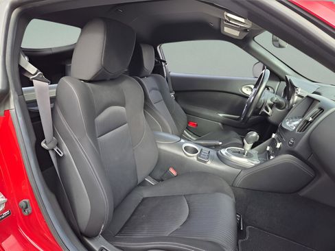 Used 2016 Nissan 370Z w/ Sport Package image 10