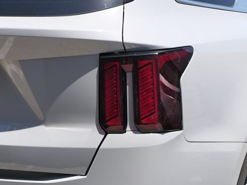 Used 2025 Kia Sorento S FWD image 3
