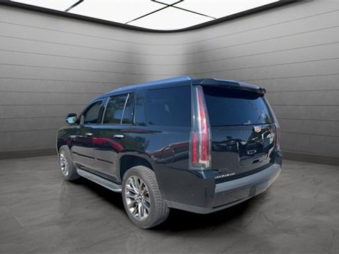 Used 2020 Cadillac Escalade Luxury w/ Escalade Sport Edition image 4