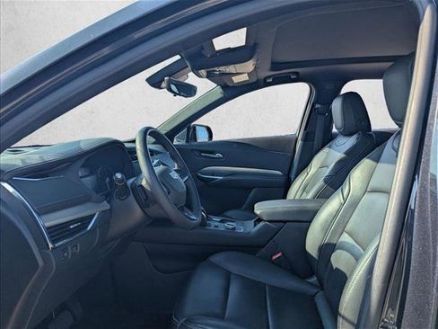 Used 2022 Cadillac XT4 Premium Luxury w/ Enhanced Visibility Package image 8