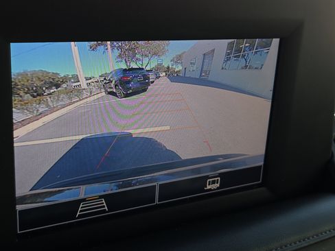 Used 2023 Chevrolet Traverse LT image 22