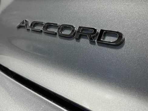 Used 2025 Honda Accord SE image 6