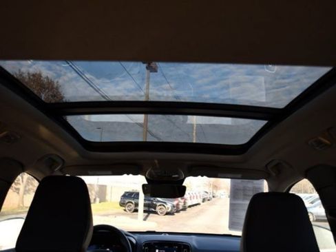 Certified 2025 Volvo XC40 B5 Plus image 24