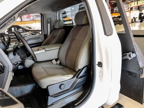 Used 2018 Ford F550 2WD Regular Cab Super Duty image 27