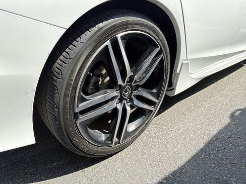 Used 2017 Honda Accord Sport image 5