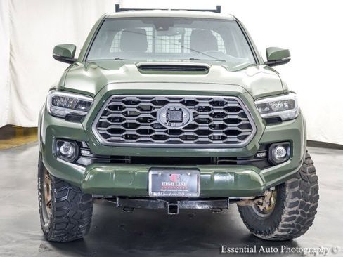 Used 2022 Toyota Tacoma TRD Sport w/ Black Out Package (TMS) AWD/4WD image 6
