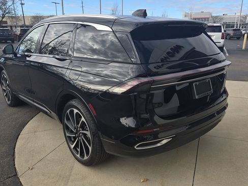 Certified 2024 Lincoln Nautilus Black Label image 25