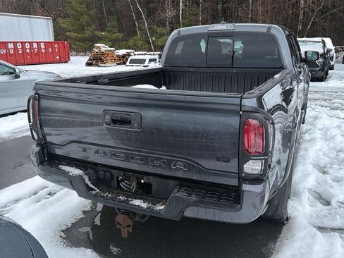 Used 2022 Toyota Tacoma TRD Sport image 8
