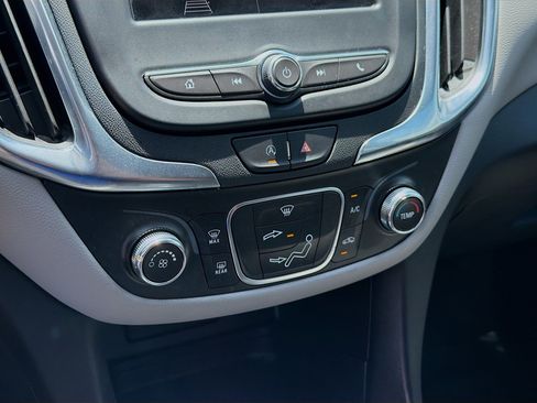 Used 2023 Chevrolet Equinox LS w/ LS Convenience Package image 8