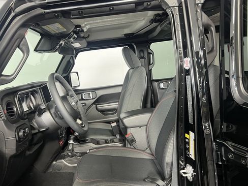 Certified 2025 Jeep Wrangler Unlimited Rubicon image 21