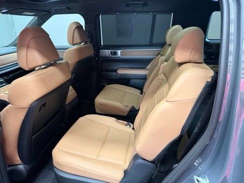 Used 2026 Hyundai Santa Fe Calligraphy w/ Tow & Go Package AWD/4WD image 19