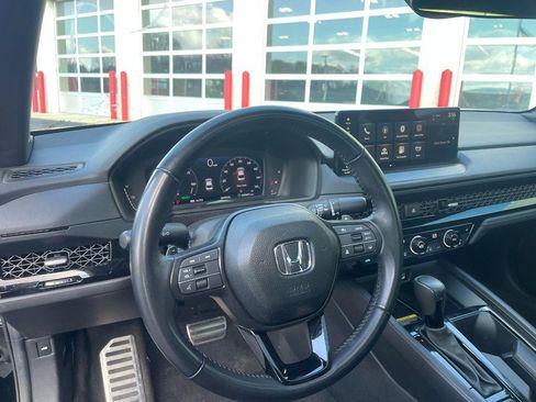 Used 2025 Honda Accord Sport image 10