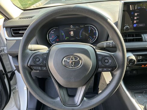 Used 2025 Toyota RAV4 LE AWD/4WD image 18