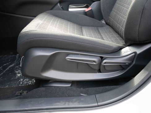 New 2026 Honda HR-V LX image 12