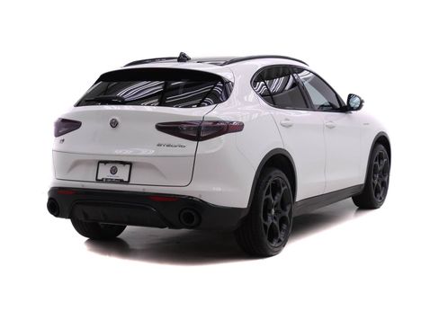 Certified 2024 Alfa Romeo Stelvio Veloce AWD/4WD image 4