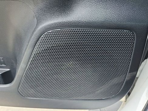 Used 2016 Toyota Tacoma SR5 w/ Towing Package image 38