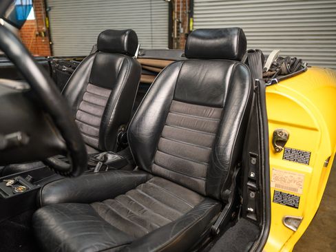 Used 1992 Alfa Romeo Spider Veloce image 32