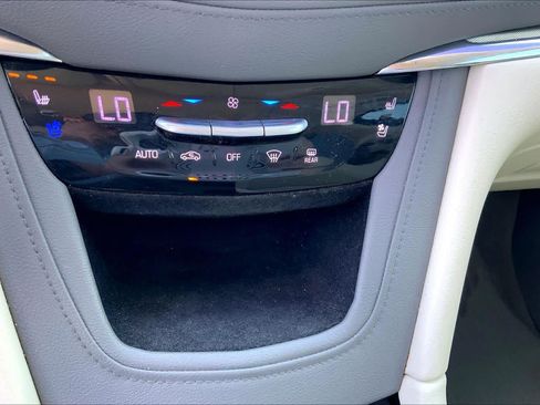 Used 2017 Cadillac XT5 Premium Luxury FWD image 35