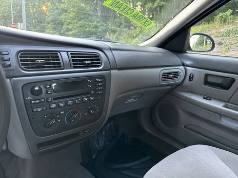 Used 2004 Ford Taurus SES FWD image 12