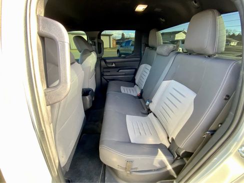 Used 2024 Toyota Tacoma TRD Off-Road image 27