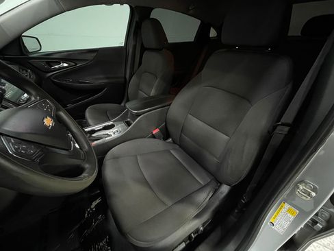 Used 2019 Chevrolet Malibu Hybrid image 12