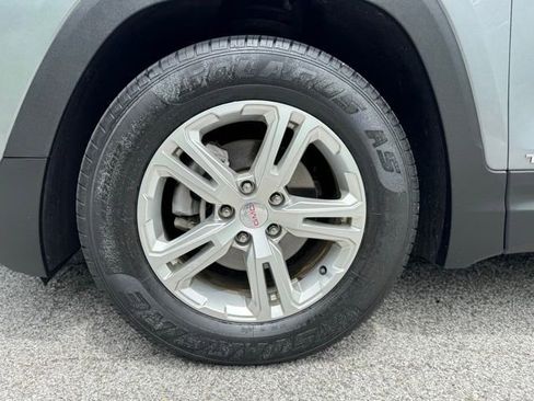 Used 2018 GMC Terrain SLE w/ Driver Convenience Package FWD image 2