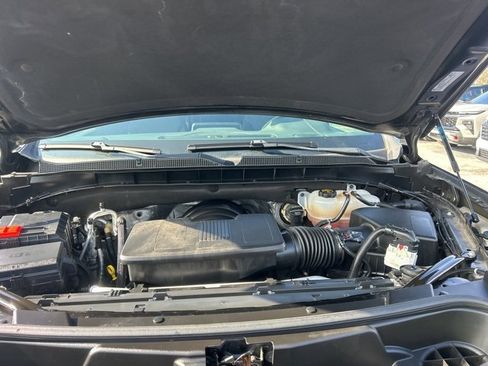 Used 2024 Chevrolet Suburban LT image 34