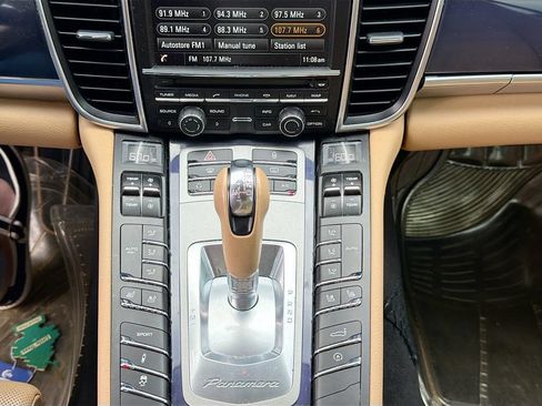 Used 2013 Porsche Panamera 4 Platinum Edition AWD/4WD image 16