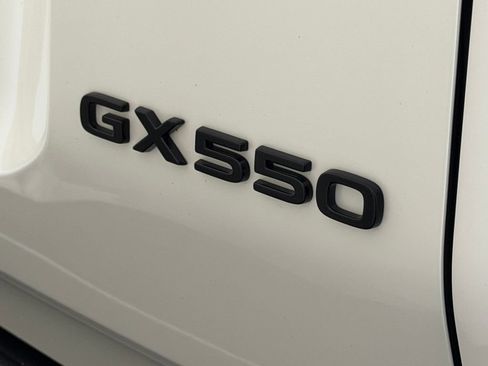 Used 2024 Lexus GX 550 w/ Accessory Package (Z1) AWD/4WD image 25