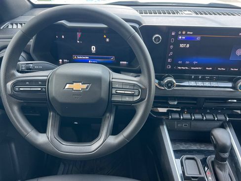 Used 2024 Chevrolet Colorado W/T RWD image 11