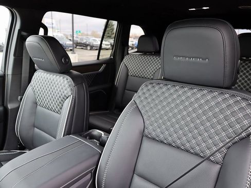 New 2026 GMC Acadia Denali w/ Super Cruise Package FWD image 16
