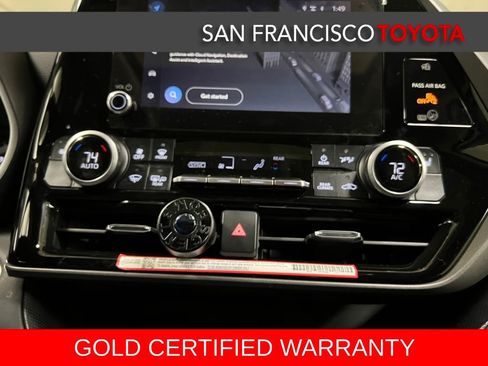 Certified 2025 Toyota Highlander XLE image 30