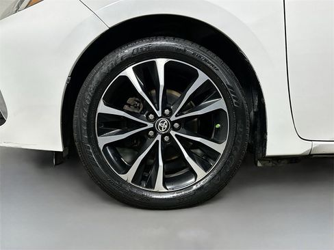 Used 2017 Toyota Corolla SE image 34