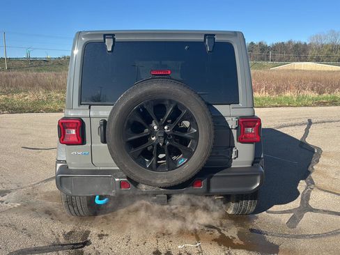 Used 2023 Jeep Wrangler Unlimited Sahara w/ Cold Weather Group AWD/4WD image 4