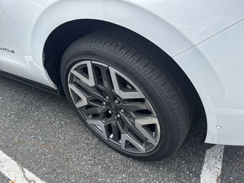 Used 2025 Ford Expedition Platinum w/ Platinum Ultimate Package image 3