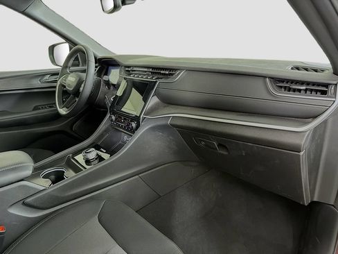 Used 2024 Jeep Grand Cherokee L Laredo w/ Luxury Tech Group I RWD image 32