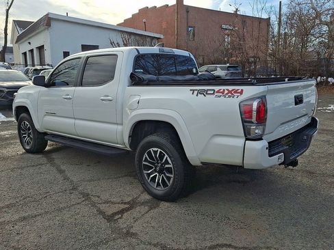 Used 2022 Toyota Tacoma TRD Sport image 5
