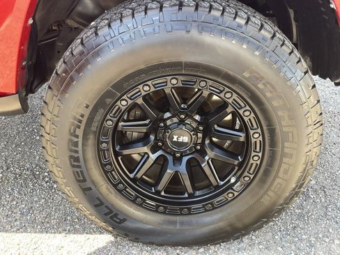 Used 2017 Toyota 4Runner TRD Off-Road Premium AWD/4WD image 10
