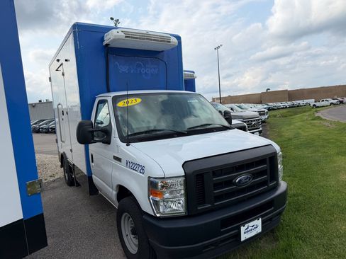 Used 2023 Ford E-350 and Econoline 350 Super Duty w/ Power Windows & Locks Group RWD image 2