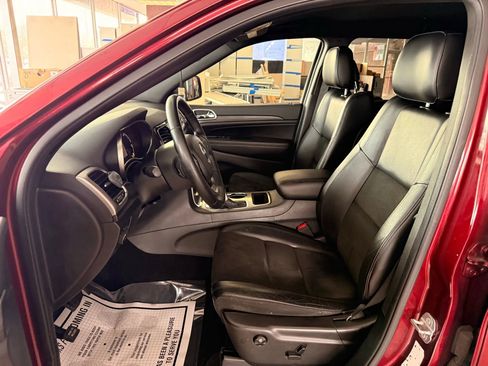 Used 2019 Jeep Grand Cherokee Altitude image 11