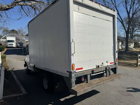 Used 2002 GMC Savana 3500 image 4