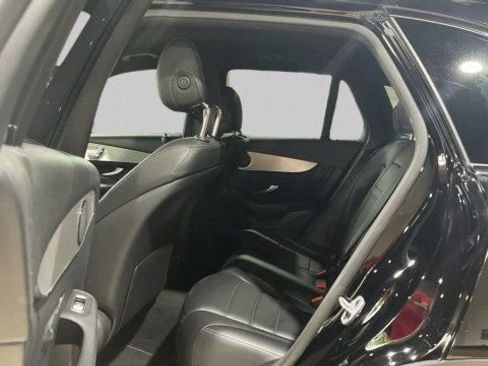 Used 2022 Mercedes-Benz GLC 300 image 11