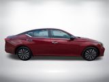 Used 2024 Nissan Altima 2.5 SV image 2